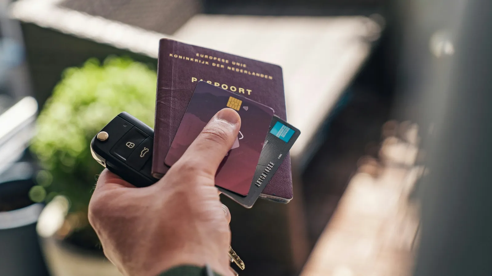 Car handover: documents and keys
