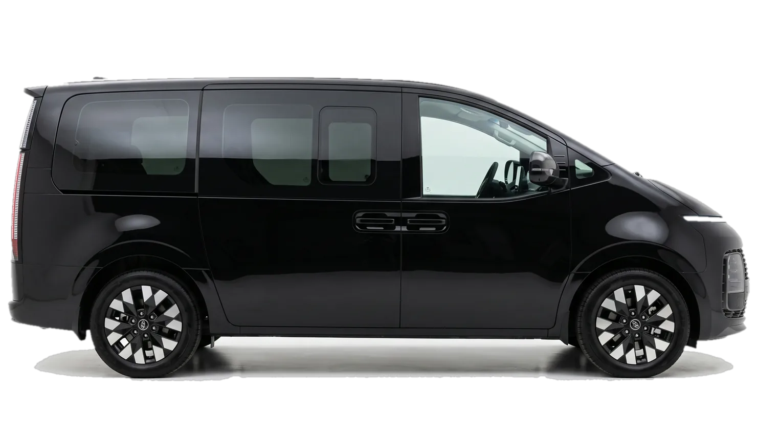 Hyundai Staria в аренду